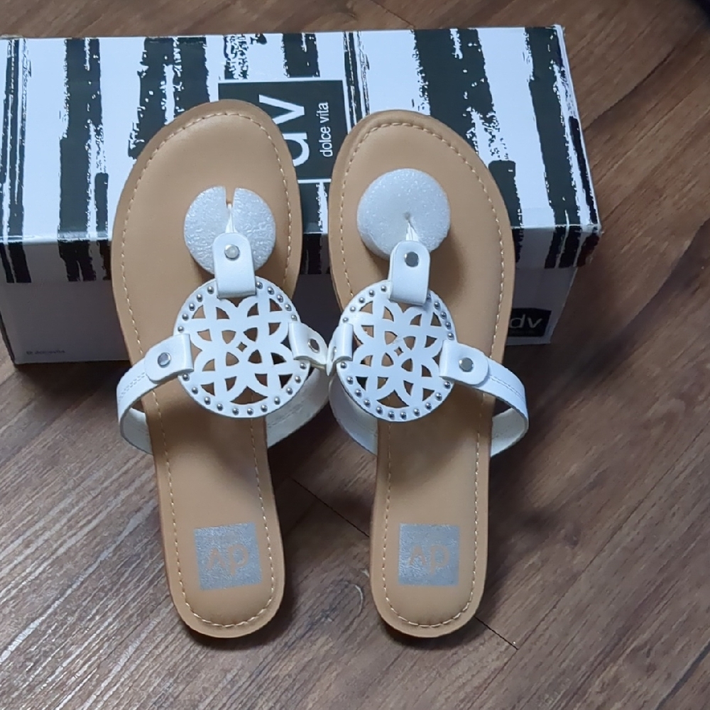 NIB, Dolce vita sandals